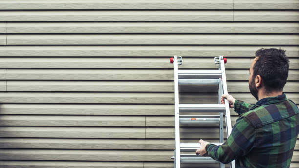 Best Residential Vinyl Siding Installation  in Lowellville, OH